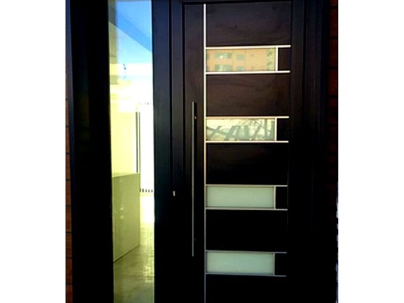 Puerta Entrada Aluminio GUÁPILES - Maxi Vidrios Del Atlántico | Construex